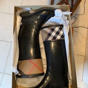 Women Burberry Rainboots